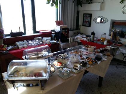 Dryades & Orion Hotel - image 3