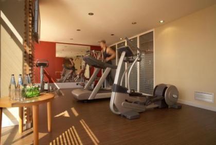 Novotel Athenes - image 11