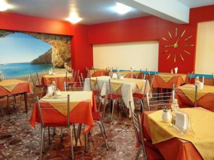 Vienna Hotel - image 10