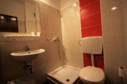 Vienna Hotel - image 14