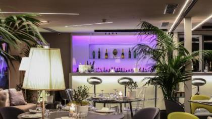 St. George Lycabettus Hotel - image 12