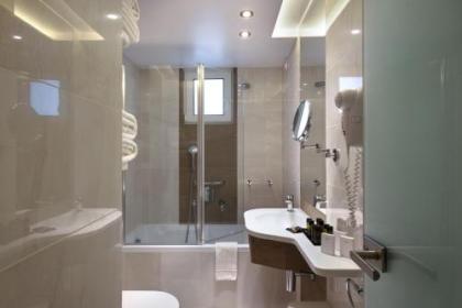 Titania Hotel - image 15