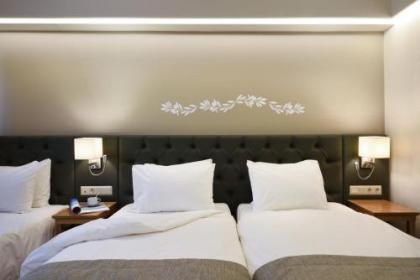 Titania Hotel - image 17