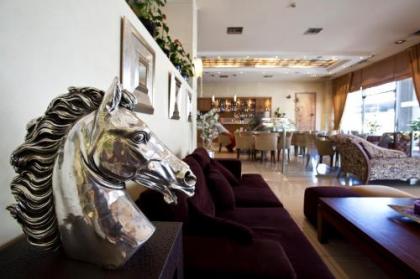 Crystal City Hotel - image 13