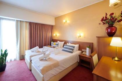 Crystal City Hotel - image 15