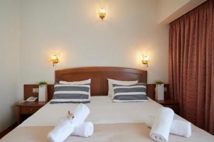 Crystal City Hotel - image 17
