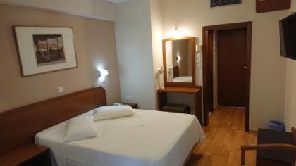 Economy Hotel - image 1
