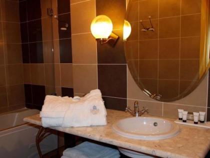 Delphi Art Hotel - image 15