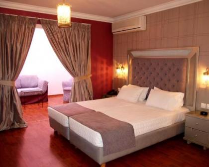 Delphi Art Hotel - image 3