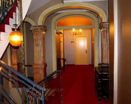 Delphi Art Hotel - image 9