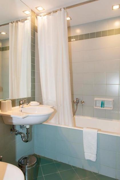 Athinais Hotel - image 18