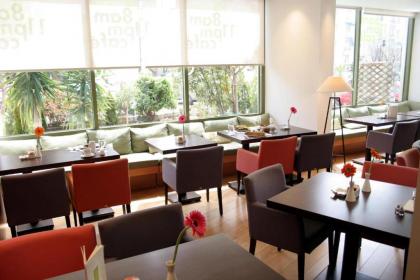 Athinais Hotel - image 8