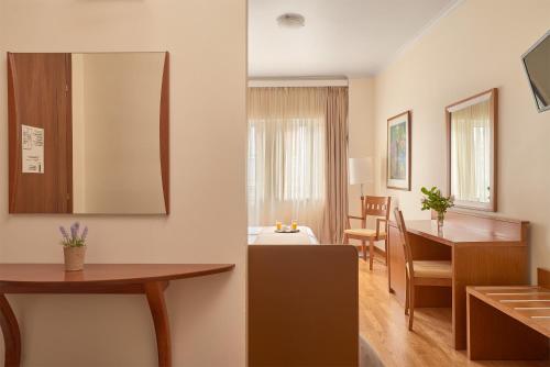 Athos Hotel - image 6