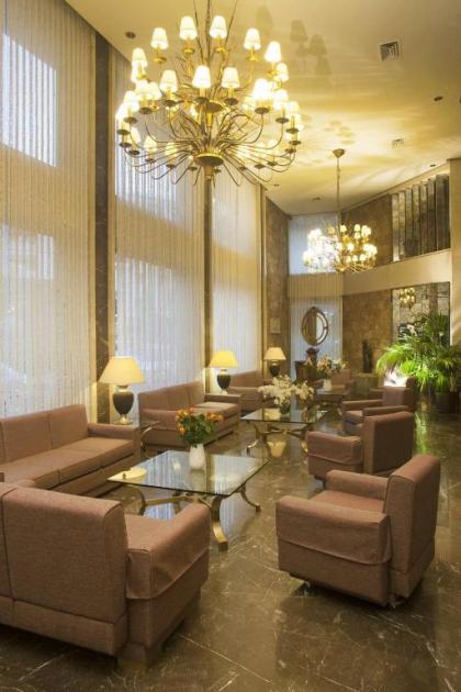 Ilisia Hotel - image 1