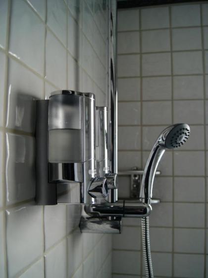 Ilisia Hotel - image 10