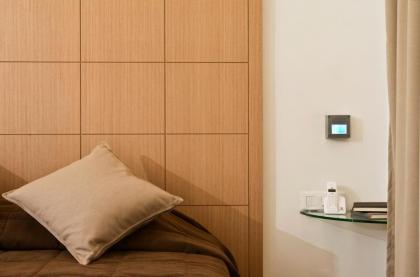 Chic Hotel - image 8