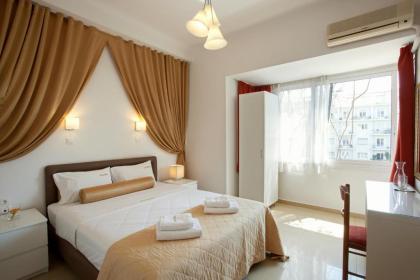 Metropolis Hotel - image 13