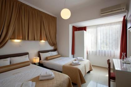 Metropolis Hotel - image 3