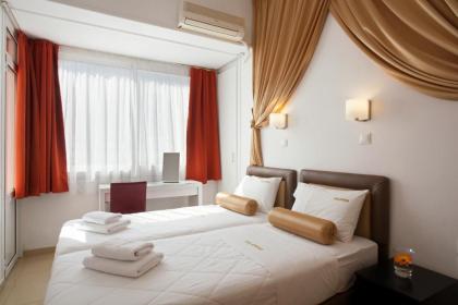 Metropolis Hotel - image 5