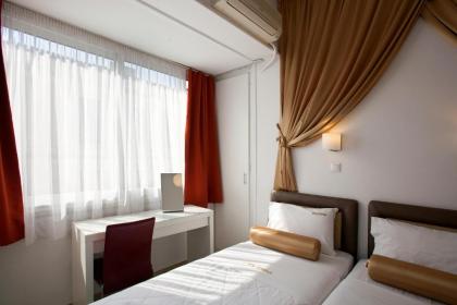 Metropolis Hotel - image 6