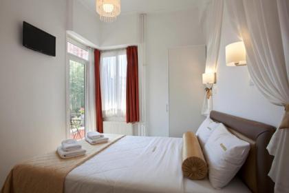 Metropolis Hotel - image 7