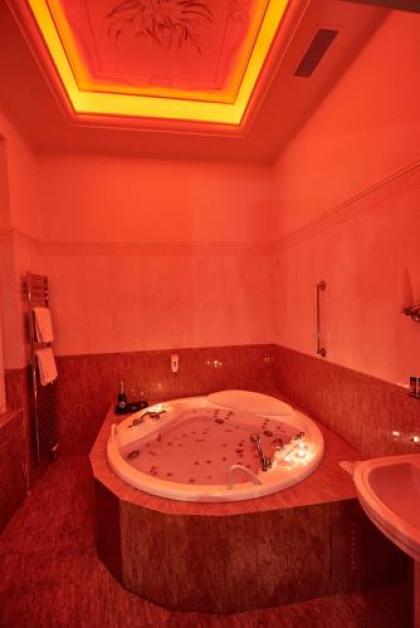 Exis Hotel - image 5
