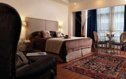 Best Western Plus Embassy Hotel - image 18