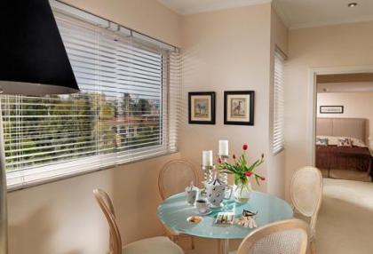 Best Western Plus Embassy Hotel - image 3