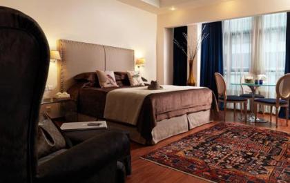 Best Western Plus Embassy Hotel - image 6