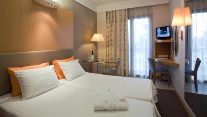 Central Hotel - image 10