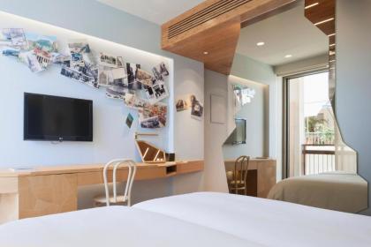 New Hotel - image 12