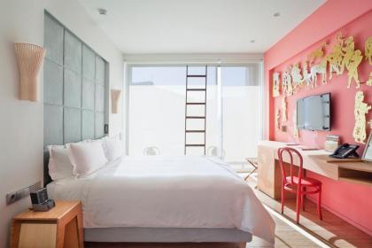 New Hotel - image 17