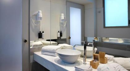 Athens Tiare Hotel - image 12