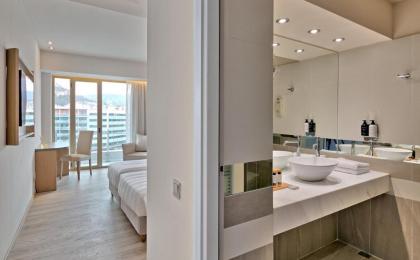Athens Tiare Hotel - image 14