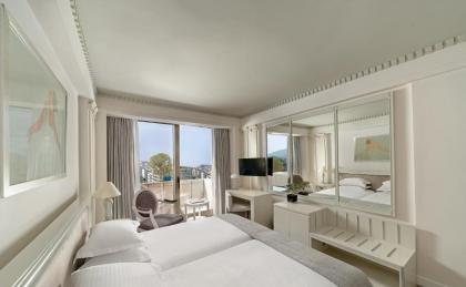 Njv Athens Plaza - image 19