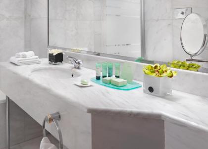 Njv Athens Plaza - image 3