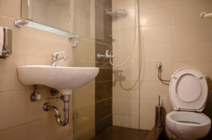 Zorbas Hostel - image 18