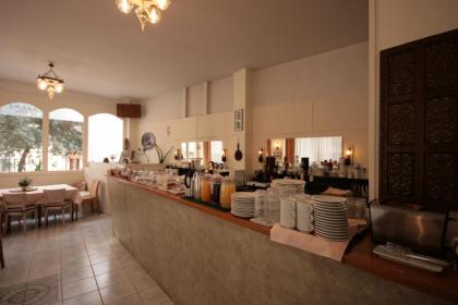 Adam's Hotel - image 3