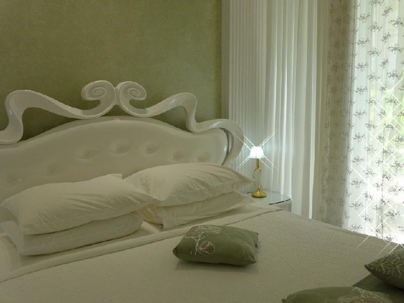 Athens Diamond Plus Hotel - image 4