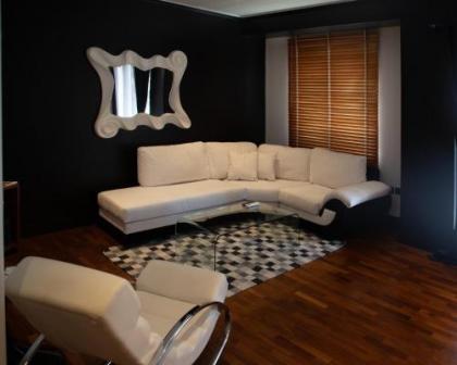 Andromeda Suites & Apartments - image 2