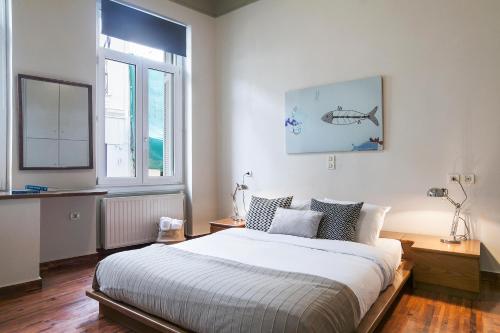 Two Bedroom Apartment in Plaka - image 3