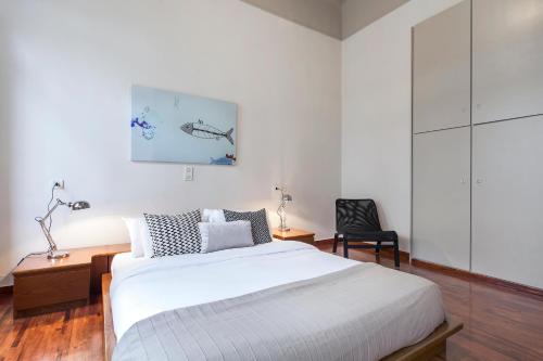 Two Bedroom Apartment in Plaka - image 4