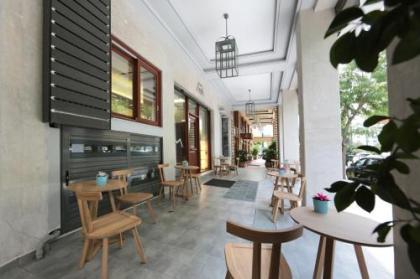 Meni Apartments - image 11