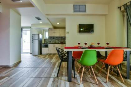 Athens Way Lofts - image 15