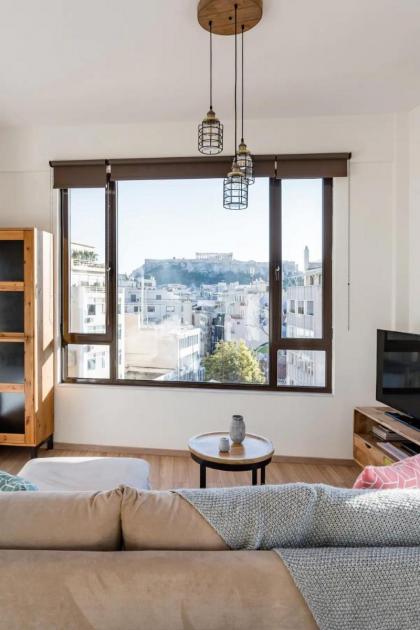 Explore Nightlife Near an Apartment With an Acropolis View - image 11