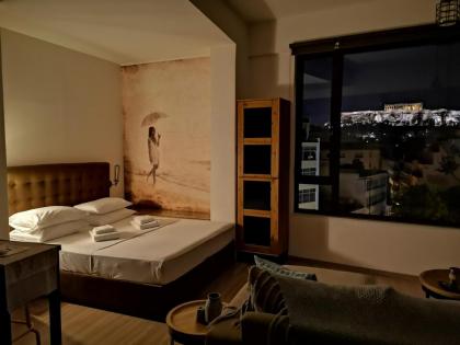 Explore Nightlife Near an Apartment With an Acropolis View - image 13