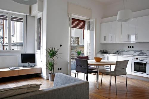 Boutique Athens EP16 Building - image 2