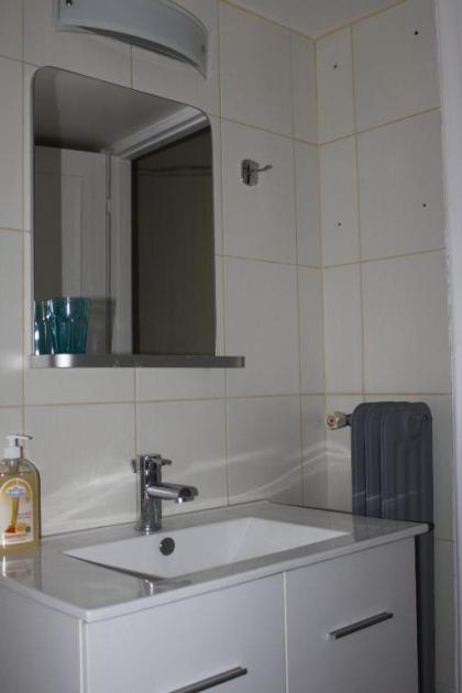 Cheery Apartment in the Center of Athens - image 11