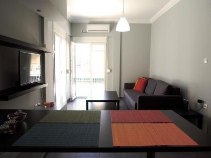 Apartment in the Centre of Athens - image 2