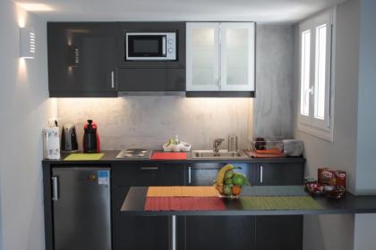 Apartment in the Centre of Athens - image 3